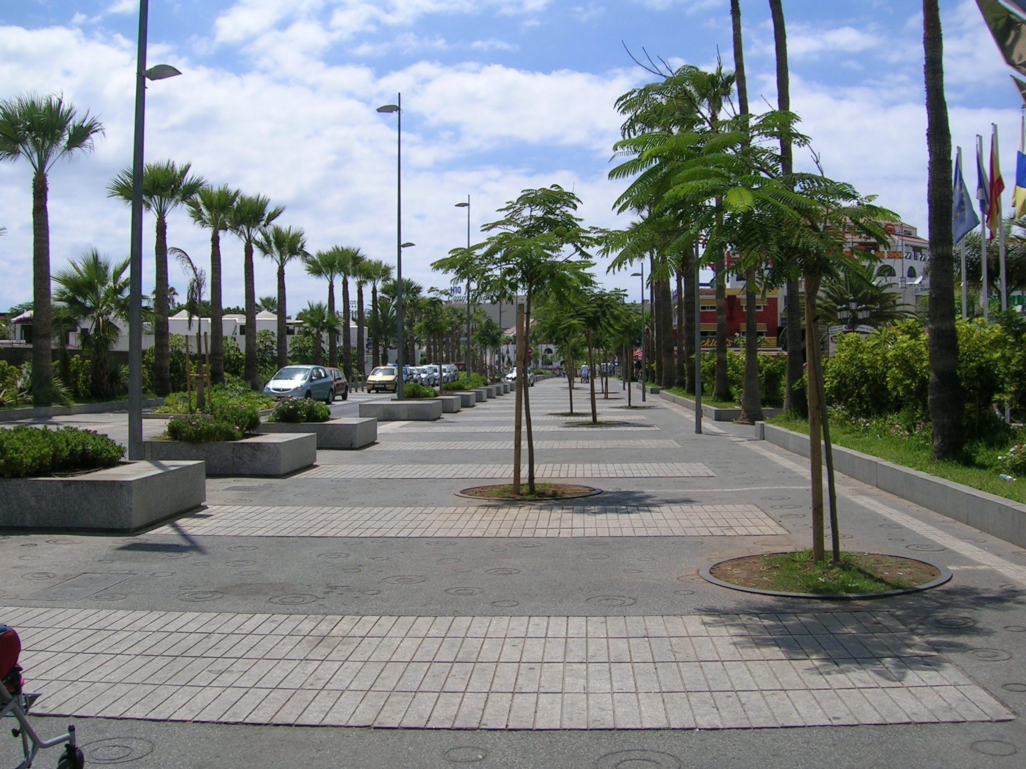 Remodelación de la Avenida Rafael Puig — imagen 5, espacios públicos en Arona y Adeje, Tenerife · VDP Arquitectos