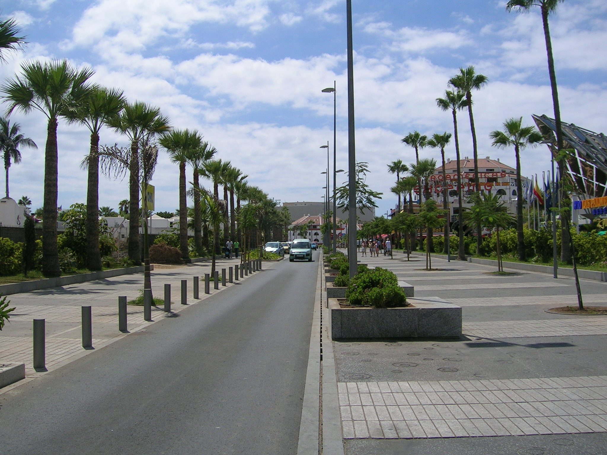 Remodelación de la Avenida Rafael Puig — imagen 3, espacios públicos en Arona y Adeje, Tenerife · VDP Arquitectos