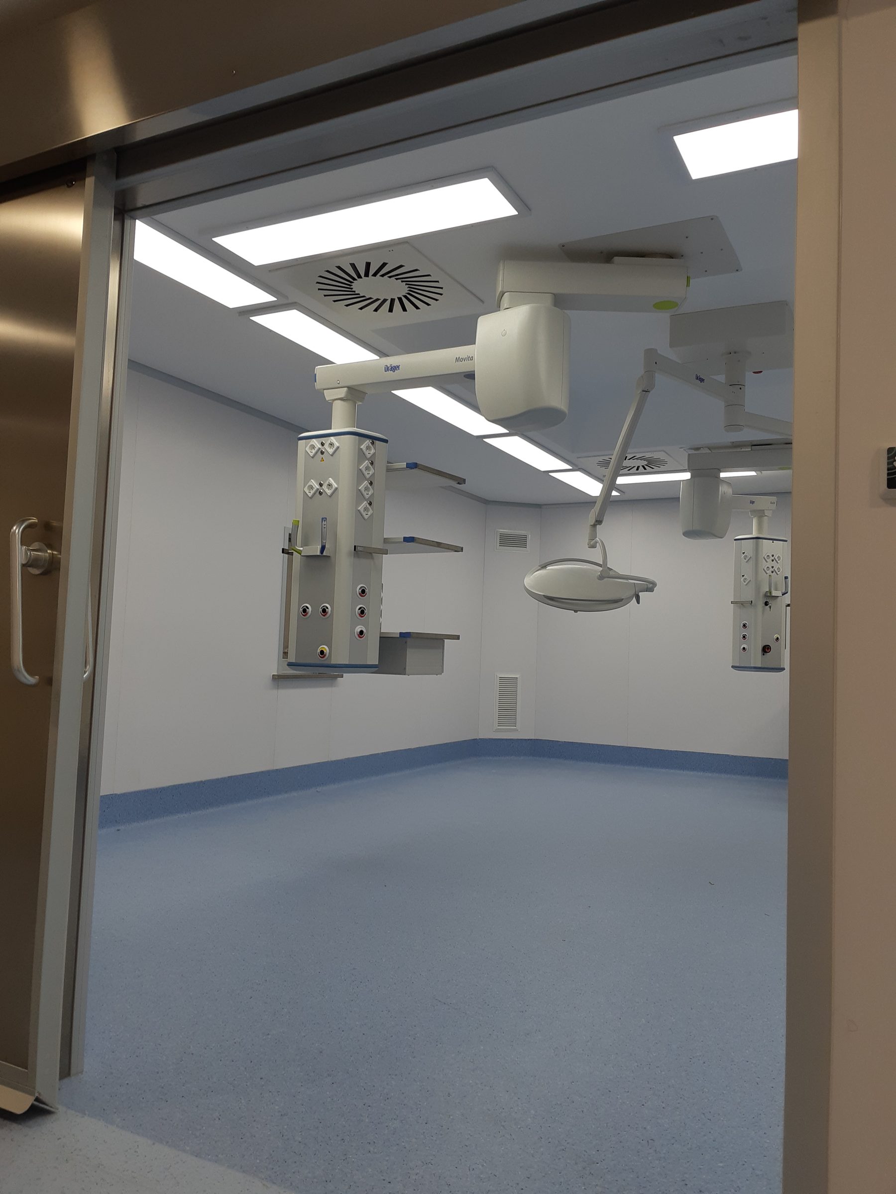 Unidad de Cirugía Mayor Ambulatoria del Hospital del Norte de Tenerife — imagen 1, sanitarios en Icod de los Vinos, Tenerife · VDP Arquitectos